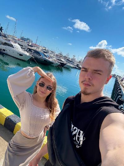 Занимаюсь любимым делом - тяжелой атлетикой