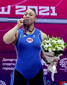 Женщины 87