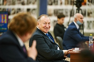 Мужчины 109+